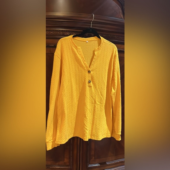 XXL Ladies Gold Pullover Top - Picture 3 of 5